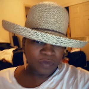 Meet your Posher, Alisa